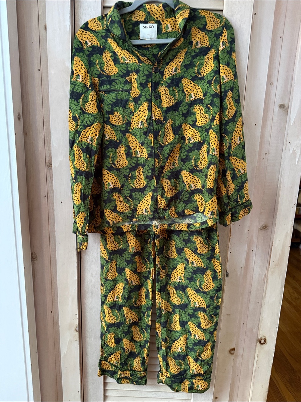 Sirko made in New York 100% Silk Green & Yellow Leopard Print Pajama Set Small